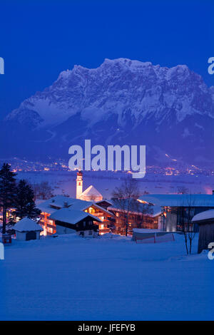 Austria, Tyrol, Lermoos, Zugspitze, winter scenery, cloud cover, barn ...
