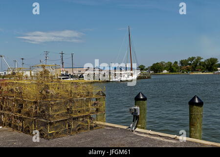 Buoy fishing line and crab pot in Newport Oregon Stock Photo - Alamy