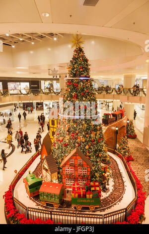 China, Hong Kong, Kowloon, Elements Shopping Centre, Christmas Tree Display Stock Photo