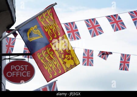 The Royal Standard, Union jack bunting and post office sign in Upton-upon-Severn, Worcestershire, England Stock Photo