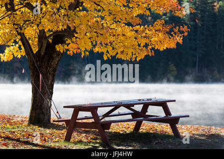 Autumn in Crystal Lake with Eaton, New Hampshire Stock Photo