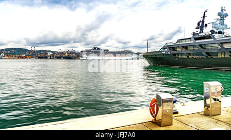 Ships in the harbour, La Spezia, Liguria, Italy Stock Photo