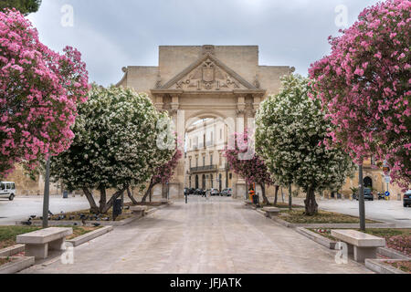 Lecce, province of Lecce, Salento, Apulia, Italy, The Porta Napoli in Lecce Stock Photo