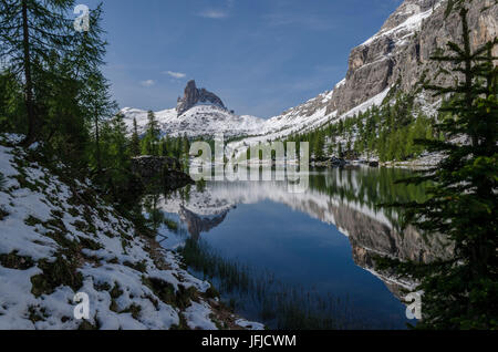 Federa Lake, Croda da Lago, Becco di mezzodi, Cortina d'Ampezzo, Dolomiti, Dolomites, Veneto, Italy, Federa Lake Stock Photo