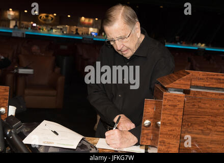 Las Vegas, NV, USA. 1st July, 2017. ***HOUSE COVERAGE*** Legendary Sportscaster Brent Musburger places the first bet in The Westagte Las Vegas Supercontest, The Ultimate Football Handicapping Challegne, at Westgate Reosrt in Las vegas, NV on July 1, 2017. Credit: Erik Kabik Photography/Media Punch/Alamy Live News Stock Photo