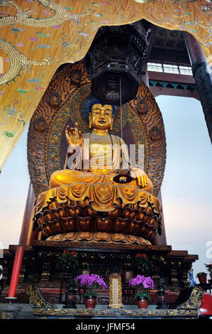 China, Zhejiang Province, Hangzhou, UNESCO World heritage, Feilaifeng park, Lingyin Buddhist Temple Stock Photo