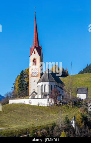 Church of Saint Nicholas in Winnebach, Alta Pusteria on the border with Austria, Trentino-Alto Adige, Italy, Europe. Stock Photo