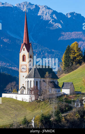 Church of Saint Nicholas in Winnebach, Alta Pusteria on the border with Austria, Trentino-Alto Adige, Italy, Europe. Stock Photo