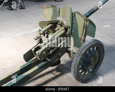 1934 25mm Canon anti tank, Musée des Blindés, France, pic-3 Stock Photo ...