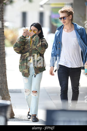 By the looks of her smize Vanessa Hudgens seems to be happy that Austin ...