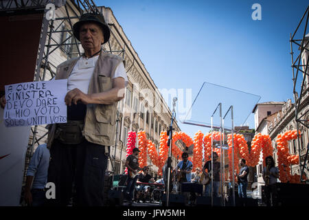 Rome, Italy. 01st July, 2017. Demonstration held by the group 'Insieme' (Together), a new coalition of left-center parties in central Rome. The goal of the coalition 'Insieme' is to build dialogue, autonomous from Democratic Party leader Matteo Renzi, but also to speak with the electors and to give the progressive electorate a reference. Credit: Andrea Ronchini/PacificPress/Alamy Live News