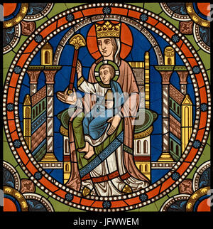 Chartres VITRAIL DE LA VIE DE JÉSUS-CHRIST Motiv 08 La Vierge et l Enfant Jésus recevant les Mages Stock Photo
