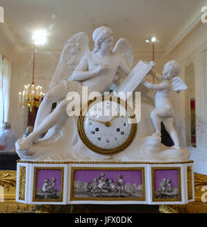 Clock by Jean-Nicolas Schmit, Paris, with bisque porcelain figures from the Duc d AngoulơAAme s porcelain factory, c. 1785-1790 - Waddesdon Manor - Buckinghamshire, England - DSC07789 Stock Photo