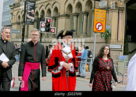 Manchester, UK. 2nd July, 2017. . The Lord Mayor, Eddy Newmand and the Bishop of Salford,  Manchester,2nd July, 2017  Credit: Barbara Cook/Alamy Live News Stock Photo