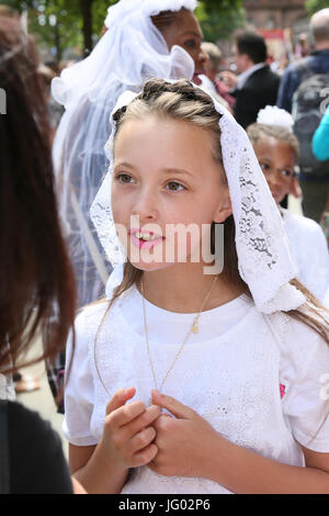Manchester, UK. 2nd July, 2017. . A young girl in white at the  Madonna del Rosario procession,  Manchester,2nd July, 2017  Credit: Barbara Cook/Alamy Live News Stock Photo