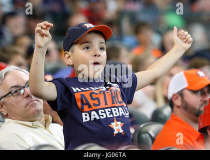 Houston, TX, USA. 2nd July, 2017. A you Houston Astros fan dances between innings during the MLB game between the New York Yankees and the Houston Astros at Minute Maid Park in Houston, TX. John Glaser/CSM/Alamy Live News Stock Photo
