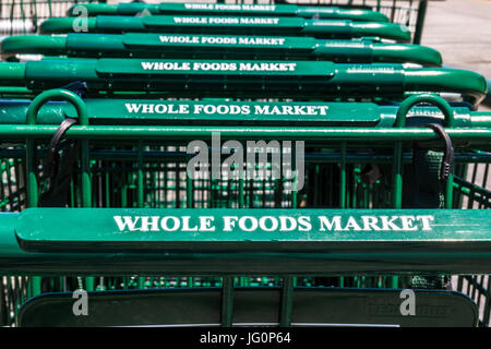 Indianapolis - Circa July 2017: Whole Foods Market. Amazon announced an agreement to buy Whole Foods for $13.7 billion II Stock Photo
