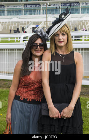 Investec Oaks Ladies Day at Epsom Downs Racecourse  Featuring: Atmosphere Where: EPSOM, United Kingdom When: 02 Jun 2017 Credit: Paul Taylor/WENN.com Stock Photo