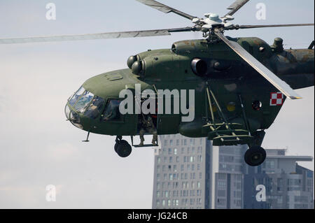 MI 17 helicopter with Polish naval special forces soldiers, Jednostka Wojskowa Formoza (Military Unit Formoza) during exercises. 23 June 2017 Gdynia,  Stock Photo