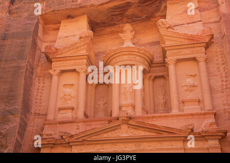 The decorative urn in detail on the upper part of the treasury of Petra Stock Photo