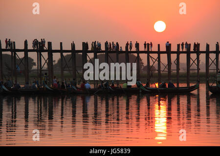 U Being is the oldest and longest teak wood bridge in the world Stock ...