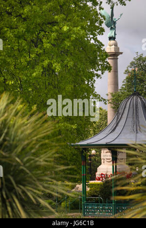 Sunderland First and Second World War Memorial and bandstand, Mowbray Park in Sunderland Stock Photo