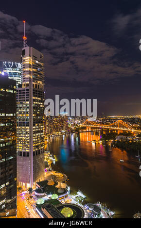 Story Bridge lit up after dark, Brisbane, Australia Stock Photo