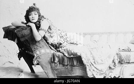 Sarah Bernhardt as Cleopatra 1891 28cropped29 Stock Photo