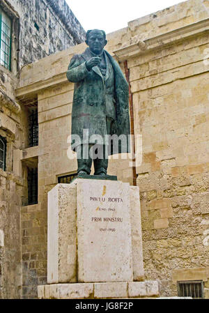 Valletta, Malta. 11th Oct, 2004. The statue of Paul Boffa stands in Castille Square in Valletta, Capital of Malta. A leading politician he served as the 5th Prime Minister of Malta. Valletta, a UNESCO World Heritage Site, is known for its medieval walls and fortifications and is a popular international tourist destination. Credit: Arnold Drapkin/ZUMA Wire/Alamy Live News Stock Photo