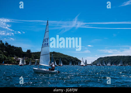 Salcombe, Devon, UK. 4th July, 2017. Yachts compete on the Kingswear Estury in Salcombe, Devon (C) Credit: Paul Swinney/Alamy Live News Stock Photo