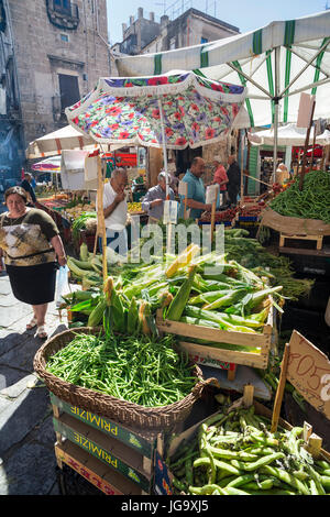 The Ballaro Market in the Albergheria district of central Palermo, Sicily, Italy. Stock Photo