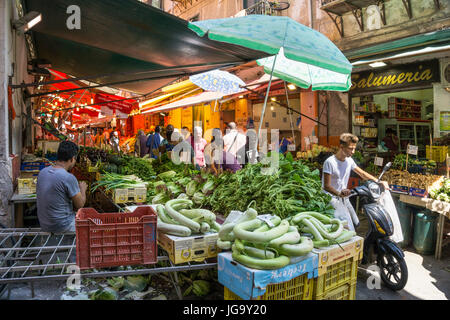 The Ballaro Market in the Albergheria district of central Palermo, Sicily, Italy. Stock Photo