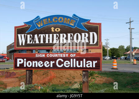 Welcome to Weatherford sign Oklahoma USA Stock Photo