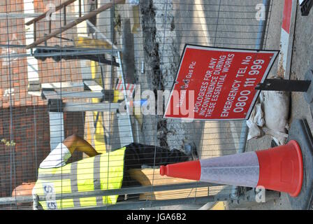 Grenfell Fire Disaster, nearby Gas repair work, Safety Checks, Grenfell Estate, London UK, 19th June, 2017 Credit Katherine Da Silva Stock Photo