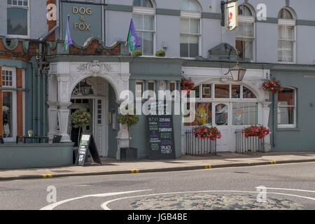 4th July 2017. Shops in Wimbledon decorated for Wimbledon tennis fortnight, London SW19 Stock Photo