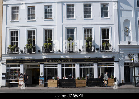 Shops and businesses in Cheltenham. The Bank House pub and restaurant Stock Photo