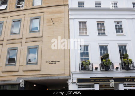 Shops and businesses in Cheltenham. The Bank House pub and restaurant Stock Photo