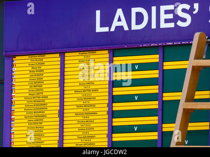 London, UK, 5th July 2017: Order of play board at day 3 at the Wimbledon Tennis Championships 2017 at the All England Lawn Tennis and Croquet Club in London. Credit: Frank Molter/Alamy Live News Stock Photo
