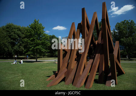 London, UK. 05th July, 2017. Frieze Sculpture 2017 opens to the public on July 5th 2017 in the English Gardens in Regents Park, London, England, United Kingdom. This is London's largest showcase of major outdoor works by leading artists and galleries, presenting a free outdoor exhibition for London and its international visitors throughout the summer months. Bernar Venet, 17 Acute Unequal Angles 2016. Credit: Michael Kemp/Alamy Live News Stock Photo