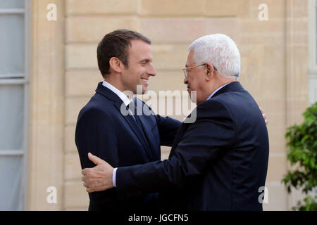 Paris, Paris, France. 26th Jan, 2013. French President Emmanuel Macron greets Palestinian President Mahmoud Abbas prior to their meeting at the Elysee Palace in Paris, on July 5, 2017 Credit: Thaer Ganaim/APA Images/ZUMA Wire/Alamy Live News Stock Photo