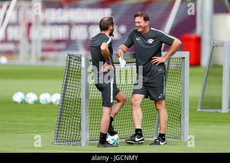 Leipzig, Germany. 6th July, 2017. Coach Ralph Hasenhuettl (r) and psychologist Sascha Lense of Bundesliga soccer club RB Leipzig speak during the first training session at the RB training center in Leipzig, Germany, 6 July 2017. Photo: Jan Woitas/dpa-Zentralbild/dpa/Alamy Live News Stock Photo