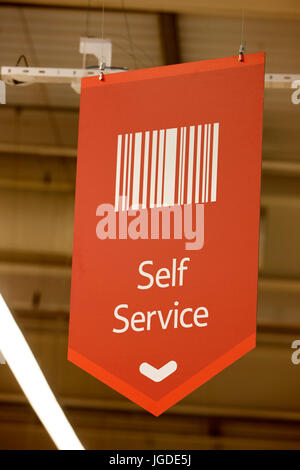 sign above self service checkout in a tesco supermarket Stock Photo