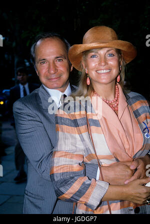 Ben Gazzara picutred on the street with his wife Elkie in New York City in 1990. © RTWM / MediaPunch Stock Photo