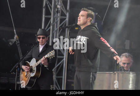 One Love Manchester concert - Performers join Ariana Grande at Old Trafford Cricket Ground in a concert to benefit the victims of the terror attack after her Manchester show last month.  Featuring: Robbie Williams Where: Manchester, United Kingdom When: 04 Jun 2017 Credit: WENN.com Stock Photo