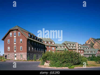 USA, Oregon, Crater Lake National Park, Historic Crater Lake Lodge, which originally opened in 1915, is located on the south rim overlooking Crater La Stock Photo