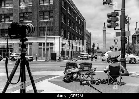 Photographers staking out the Robert E Lee statue in downtown New Orleans awaiting its removal after being declared a public nuisance Stock Photo