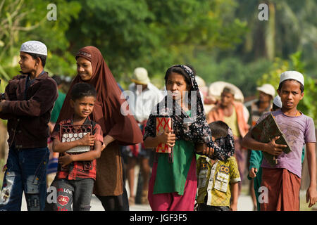 Students of Maktab (morning islamic school) at the Saint Martin's Island. Teknaf, Cox's Bazaar, Bangladesh. Stock Photo