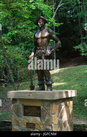CCC Worker statue of Civilian Conservation Corps worker at Florida ...