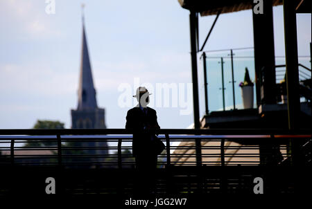 London, UK. 6th Jul, 2017. Wimbledon Honorary Steward on balcony The Wimbledon Championships 2017 The All England Tennis Club, Wimbledon, London, England 06 July 2017 Credit: Allstar Picture Library/Alamy Live News Stock Photo