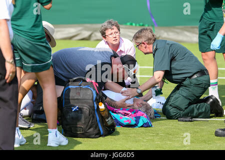 London, UK. 6th July, 2017. Bethanie Mattek-Sands (USA) Tennis : Bethanie Mattek-Sands of the United States receives a medical treatment during the Women's singles second round match of the Wimbledon Lawn Tennis Championships against Sorana Cirstea of Romania at the All England Lawn Tennis and Croquet Club in London, England . Credit: AFLO/Alamy Live News Stock Photo